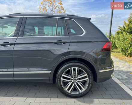 Серый Фольксваген Тигуан, объемом двигателя 1.97 л и пробегом 199 тыс. км за 32000 $, фото 8 на Automoto.ua