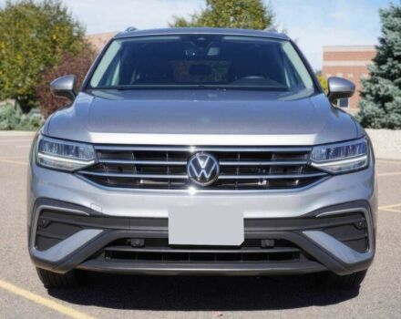 Сірий Фольксваген Тігуан, об'ємом двигуна 2 л та пробігом 26 тис. км за 18000 $, фото 1 на Automoto.ua