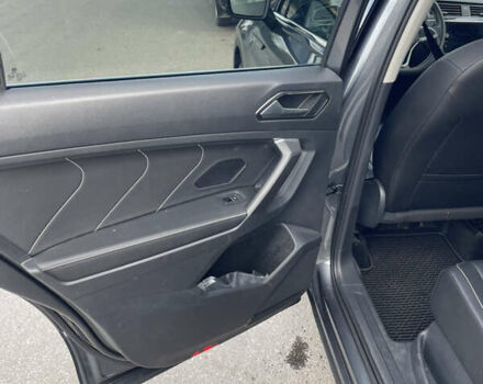 Серый Фольксваген Тигуан, объемом двигателя 1.98 л и пробегом 81 тыс. км за 24700 $, фото 22 на Automoto.ua