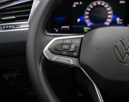 Сірий Фольксваген Тігуан, об'ємом двигуна 2 л та пробігом 2 тис. км за 24200 $, фото 26 на Automoto.ua