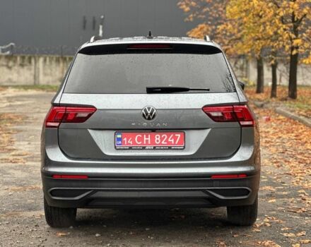 Серый Фольксваген Тигуан, объемом двигателя 2 л и пробегом 95 тыс. км за 22999 $, фото 4 на Automoto.ua