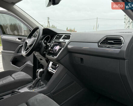 Серый Фольксваген Тигуан, объемом двигателя 1.97 л и пробегом 158 тыс. км за 28999 $, фото 41 на Automoto.ua