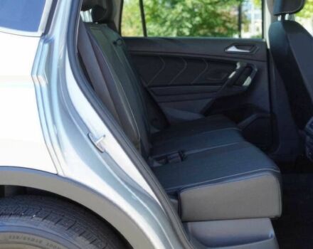 Сірий Фольксваген Тігуан, об'ємом двигуна 2 л та пробігом 26 тис. км за 18000 $, фото 9 на Automoto.ua