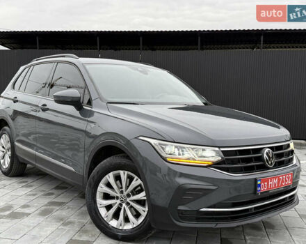Серый Фольксваген Тигуан, объемом двигателя 1.97 л и пробегом 158 тыс. км за 28999 $, фото 2 на Automoto.ua