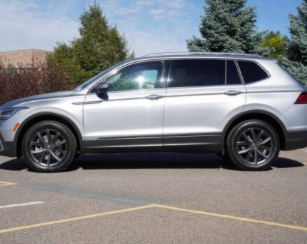 Сірий Фольксваген Тігуан, об'ємом двигуна 2 л та пробігом 26 тис. км за 18000 $, фото 3 на Automoto.ua