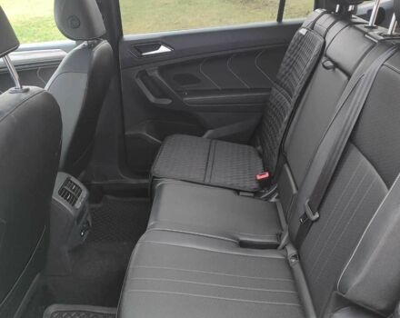 Сірий Фольксваген Тігуан, об'ємом двигуна 2 л та пробігом 30 тис. км за 25000 $, фото 12 на Automoto.ua