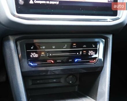 Сірий Фольксваген Тігуан, об'ємом двигуна 1.97 л та пробігом 14 тис. км за 41000 $, фото 23 на Automoto.ua