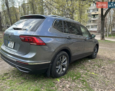 Серый Фольксваген Тигуан, объемом двигателя 1.98 л и пробегом 38 тыс. км за 25000 $, фото 2 на Automoto.ua