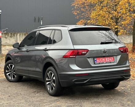 Серый Фольксваген Тигуан, объемом двигателя 2 л и пробегом 95 тыс. км за 22999 $, фото 5 на Automoto.ua