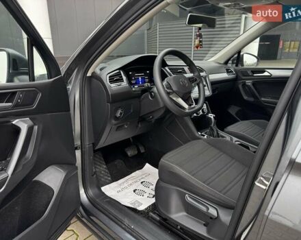 Серый Фольксваген Тигуан, объемом двигателя 2 л и пробегом 50 тыс. км за 22900 $, фото 10 на Automoto.ua