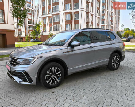 Серый Фольксваген Тигуан, объемом двигателя 1.98 л и пробегом 239 тыс. км за 20700 $, фото 1 на Automoto.ua