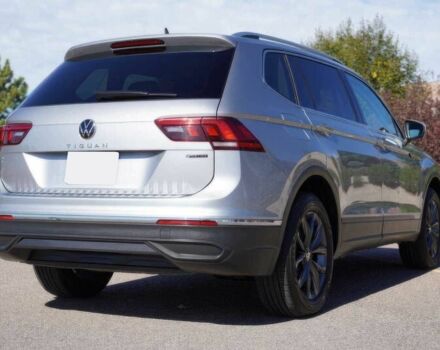 Сірий Фольксваген Тігуан, об'ємом двигуна 2 л та пробігом 26 тис. км за 18000 $, фото 4 на Automoto.ua