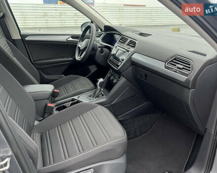 Серый Фольксваген Тигуан, объемом двигателя 2 л и пробегом 44 тыс. км за 25900 $, фото 12 на Automoto.ua