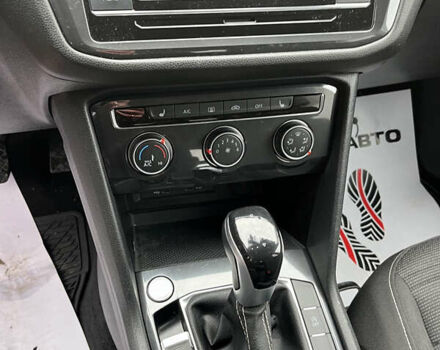 Сірий Фольксваген Тігуан, об'ємом двигуна 2 л та пробігом 14 тис. км за 22999 $, фото 18 на Automoto.ua