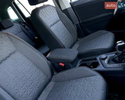 Серый Фольксваген Тигуан, объемом двигателя 1.97 л и пробегом 22 тыс. км за 21000 $, фото 10 на Automoto.ua