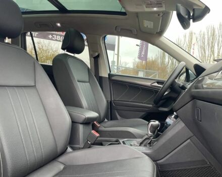 Сірий Фольксваген Тігуан, об'ємом двигуна 2 л та пробігом 27 тис. км за 25600 $, фото 9 на Automoto.ua