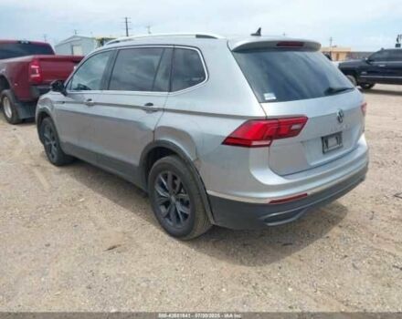 Серый Фольксваген Тигуан, объемом двигателя 2 л и пробегом 42 тыс. км за 8500 $, фото 3 на Automoto.ua