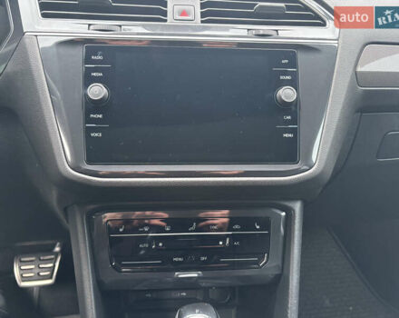 Серый Фольксваген Тигуан, объемом двигателя 1.98 л и пробегом 39 тыс. км за 34750 $, фото 19 на Automoto.ua