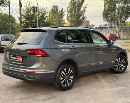 Серый Фольксваген Тигуан, объемом двигателя 2 л и пробегом 12 тыс. км за 24940 $, фото 4 на Automoto.ua