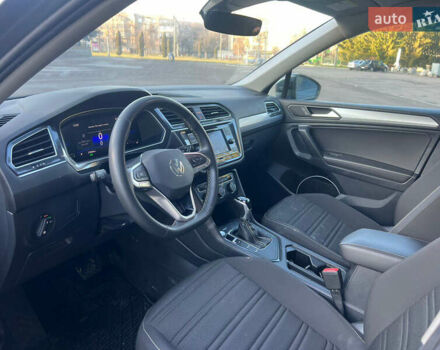 Сірий Фольксваген Тігуан, об'ємом двигуна 2 л та пробігом 77 тис. км за 19899 $, фото 13 на Automoto.ua