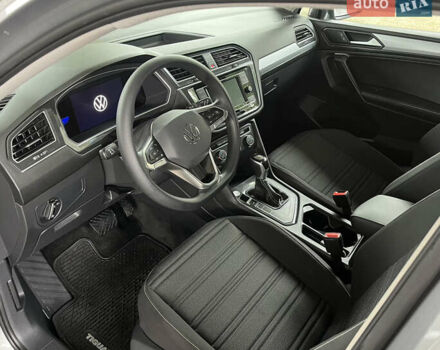 Серый Фольксваген Тигуан, объемом двигателя 2 л и пробегом 14 тыс. км за 23900 $, фото 6 на Automoto.ua