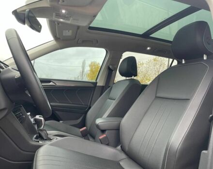 Сірий Фольксваген Тігуан, об'ємом двигуна 2 л та пробігом 27 тис. км за 25600 $, фото 18 на Automoto.ua