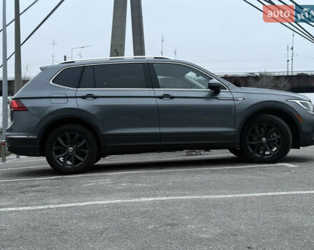 Серый Фольксваген Тигуан, объемом двигателя 1.98 л и пробегом 12 тыс. км за 29900 $, фото 4 на Automoto.ua