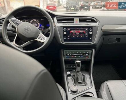 Сірий Фольксваген Тігуан, об'ємом двигуна 2 л та пробігом 18 тис. км за 26800 $, фото 20 на Automoto.ua