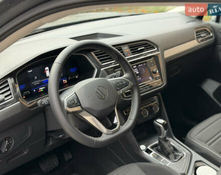 Серый Фольксваген Тигуан, объемом двигателя 1.97 л и пробегом 27 тыс. км за 23999 $, фото 10 на Automoto.ua