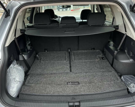 Сірий Фольксваген Тігуан, об'ємом двигуна 2 л та пробігом 14 тис. км за 22999 $, фото 24 на Automoto.ua