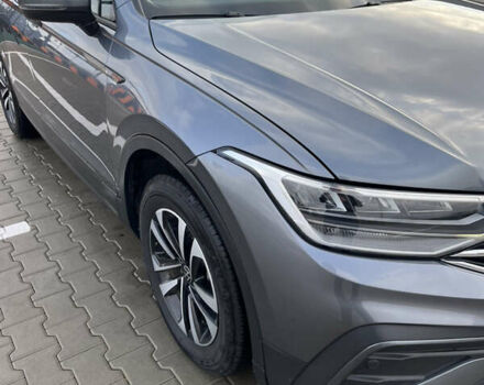 Серый Фольксваген Тигуан, объемом двигателя 1.97 л и пробегом 59 тыс. км за 24900 $, фото 4 на Automoto.ua