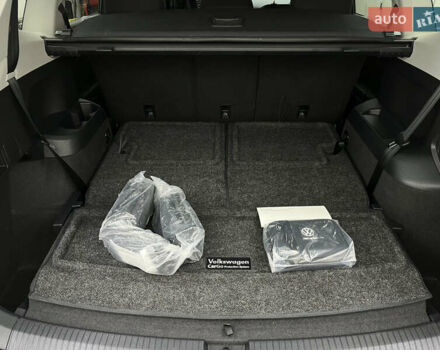 Серый Фольксваген Тигуан, объемом двигателя 2 л и пробегом 14 тыс. км за 23900 $, фото 28 на Automoto.ua