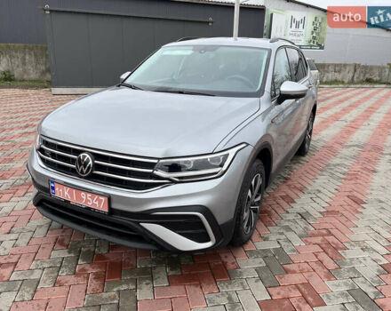 Сірий Фольксваген Тігуан, об'ємом двигуна 2 л та пробігом 14 тис. км за 22999 $, фото 3 на Automoto.ua