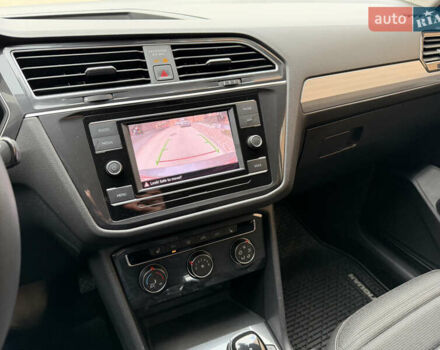 Серый Фольксваген Тигуан, объемом двигателя 1.97 л и пробегом 27 тыс. км за 23999 $, фото 15 на Automoto.ua