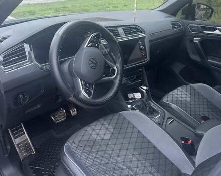 Серый Фольксваген Тигуан, объемом двигателя 1.98 л и пробегом 49 тыс. км за 40000 $, фото 3 на Automoto.ua