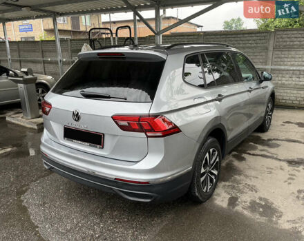 Серый Фольксваген Тигуан, объемом двигателя 2 л и пробегом 14 тыс. км за 23900 $, фото 3 на Automoto.ua