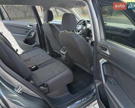 Серый Фольксваген Тигуан, объемом двигателя 2 л и пробегом 64 тыс. км за 20999 $, фото 14 на Automoto.ua