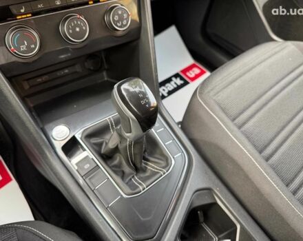 Серый Фольксваген Тигуан, объемом двигателя 2 л и пробегом 12 тыс. км за 24940 $, фото 28 на Automoto.ua