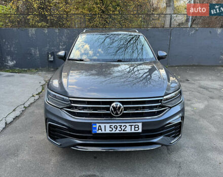 Серый Фольксваген Тигуан, объемом двигателя 1.98 л и пробегом 8 тыс. км за 26200 $, фото 2 на Automoto.ua