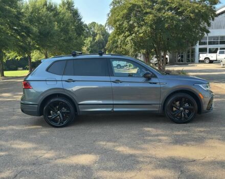 Серый Фольксваген Тигуан, объемом двигателя 2 л и пробегом 13 тыс. км за 15000 $, фото 3 на Automoto.ua