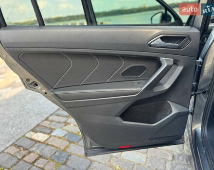 Серый Фольксваген Тигуан, объемом двигателя 1.98 л и пробегом 41 тыс. км за 19500 $, фото 7 на Automoto.ua