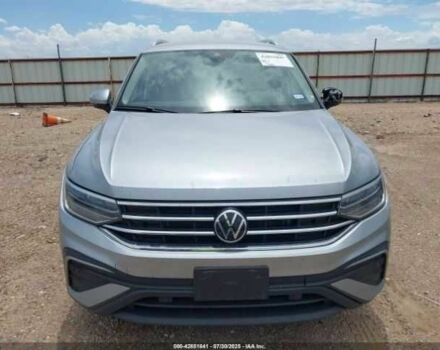 Серый Фольксваген Тигуан, объемом двигателя 2 л и пробегом 42 тыс. км за 8500 $, фото 1 на Automoto.ua