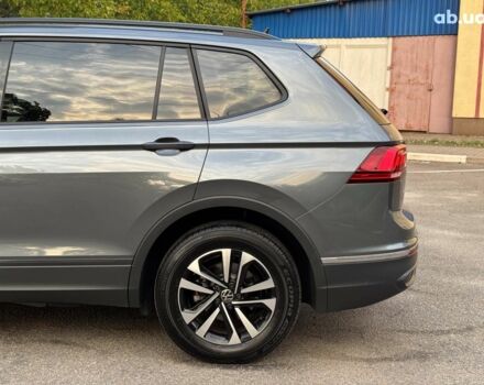 Серый Фольксваген Тигуан, объемом двигателя 2 л и пробегом 12 тыс. км за 24940 $, фото 9 на Automoto.ua