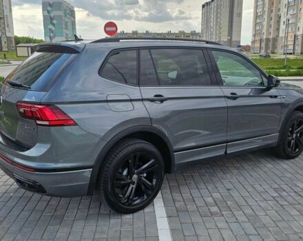 Серый Фольксваген Тигуан, объемом двигателя 2 л и пробегом 9 тыс. км за 21500 $, фото 5 на Automoto.ua