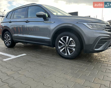 Серый Фольксваген Тигуан, объемом двигателя 1.97 л и пробегом 59 тыс. км за 24900 $, фото 3 на Automoto.ua