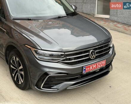 Серый Фольксваген Тигуан, объемом двигателя 1.97 л и пробегом 27 тыс. км за 23999 $, фото 1 на Automoto.ua