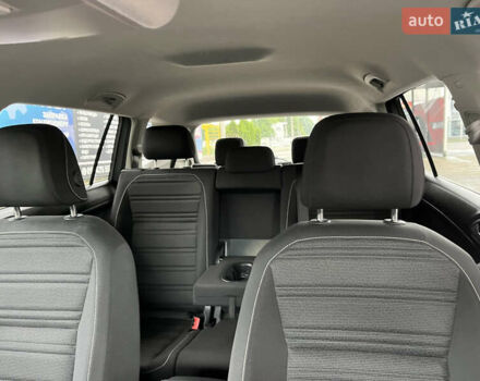 Серый Фольксваген Тигуан, объемом двигателя 2 л и пробегом 14 тыс. км за 23900 $, фото 22 на Automoto.ua