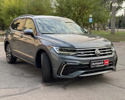 Серый Фольксваген Тигуан, объемом двигателя 2 л и пробегом 12 тыс. км за 24940 $, фото 6 на Automoto.ua