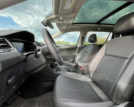 Сірий Фольксваген Тігуан, об'ємом двигуна 2 л та пробігом 7 тис. км за 27300 $, фото 14 на Automoto.ua