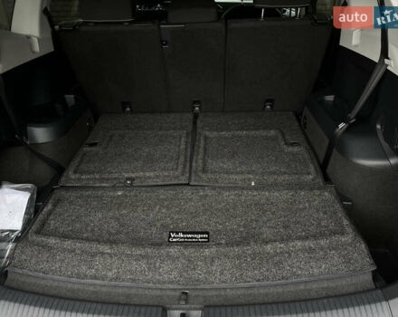 Серый Фольксваген Тигуан, объемом двигателя 2 л и пробегом 14 тыс. км за 23900 $, фото 20 на Automoto.ua